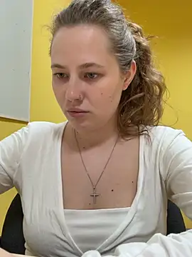 AsynaYuuki Adlı Modelin Canlı Sohbet Odası