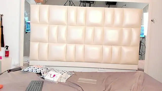 Živá chatovací místnost liorah_wolf