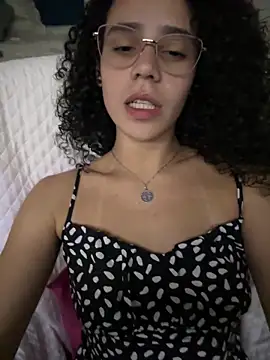 חדר צ'אט בשידור חי של SirenStell0