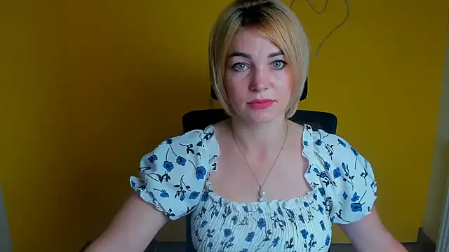 CuttieEmma – Naživo chatovacia miestnosť