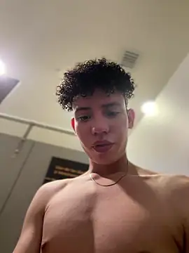 yoursexyjose Live Chatraum