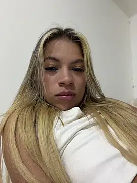 Mia_Rosee1 Adlı Modelin Canlı Sohbet Odası