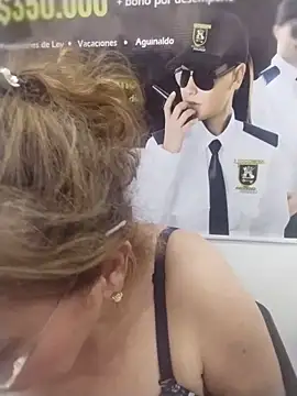 חדר צ'אט בשידור חי של JULIETA_21-