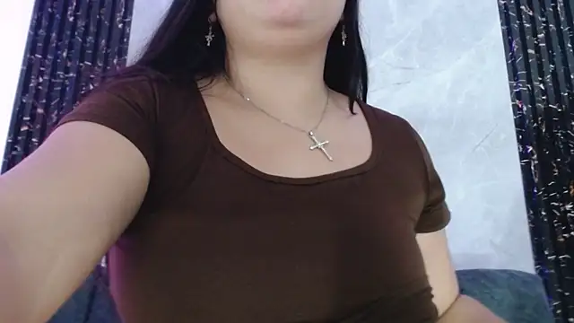 Živá chatovací místnost mia_fox666