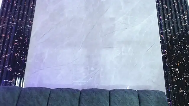 mia_fox666 élő chatszobája