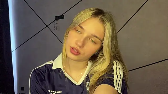 Sala de chat ao vivo de EarthaStinett