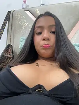 Phòng Chat Trực Tiếp Baby_morena12