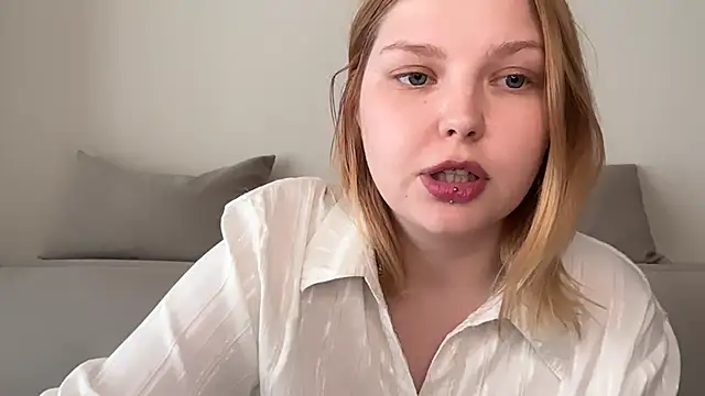 Ophelia_Ritz's Live Chat Room