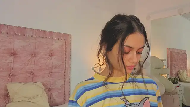 Jennifer_Lee_ Ruang Obrolan Langsung