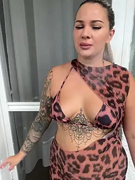 חדר צ'אט בשידור חי של xXBigPeachBunnyxXx