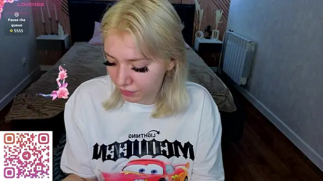 غرفة دردشة Kate_Krose المباشرة