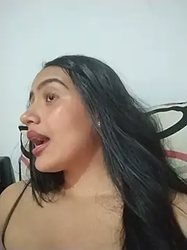 Chat soba uživo modela cynliu