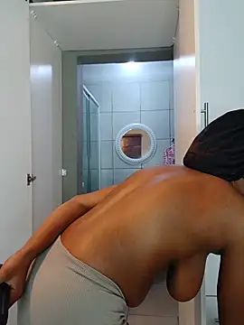 NASTY-NESH Adlı Modelin Canlı Sohbet Odası