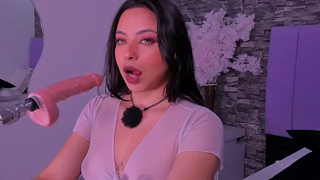 lunamiller_01n Live chat-huone