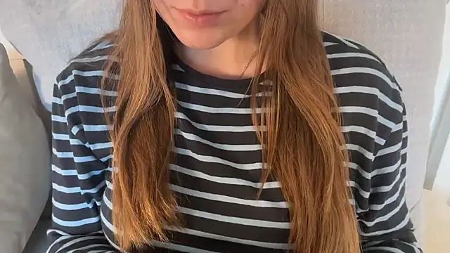 Lucyschickt live-chat rom