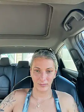 חדר צ'אט בשידור חי של cumguzzler143