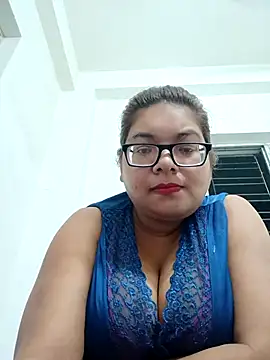 Elie_Hallway – live chatrum
