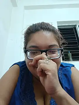 Elie_Hallway – live chatrum
