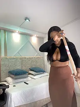 Pokój czatu na żywo – amara_queen_