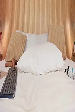 Yalezka_'s Live Chat Room