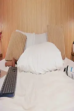 Yalezka_'s Live Chat Room
