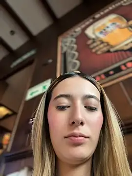 kloe__t18 Live Chatrum