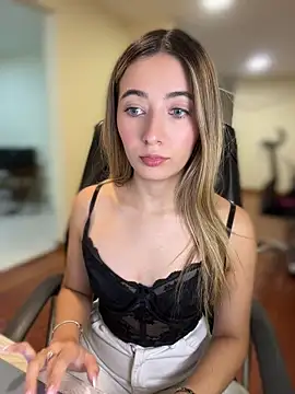 kloe__t18 чат на живо