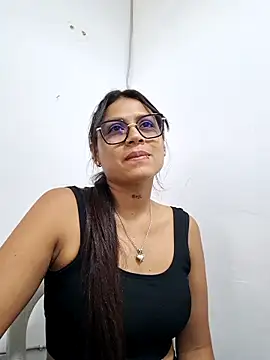 Tatianna_Loove_ Adlı Modelin Canlı Sohbet Odası