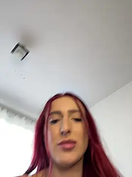 CrystalRedd's Live Chat Room