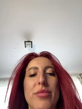 CrystalRedd – live chatrum