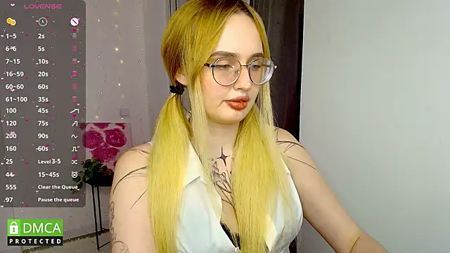 AdeLuna – Naživo chatovacia miestnosť