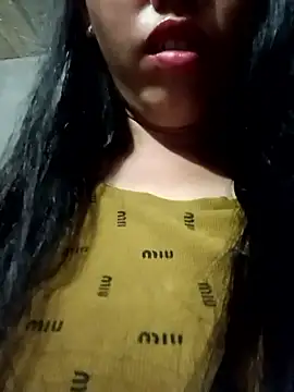 gwen-lady Adlı Modelin Canlı Sohbet Odası
