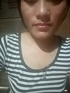 Momo-biki Live chatroom