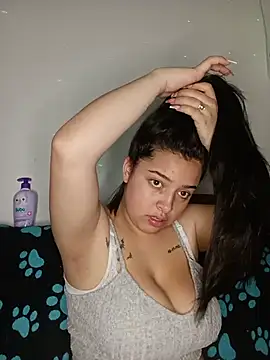_juli17_'s Live Chat Room
