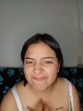 חדר צ'אט בשידור חי של _juli17_