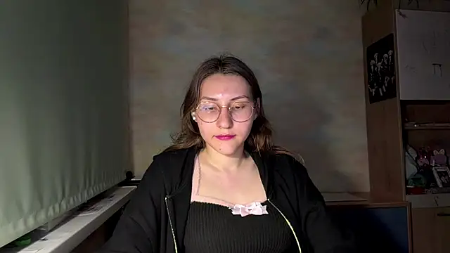 Miaaa_Moon Adlı Modelin Canlı Sohbet Odası