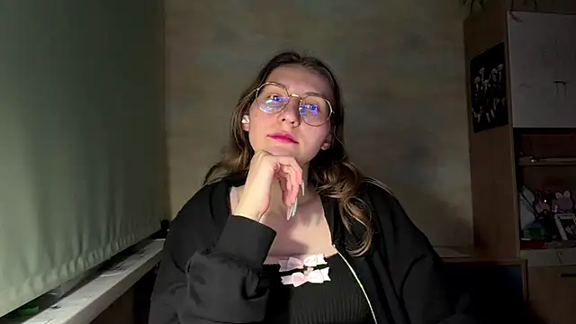Miaaa_Moon Adlı Modelin Canlı Sohbet Odası