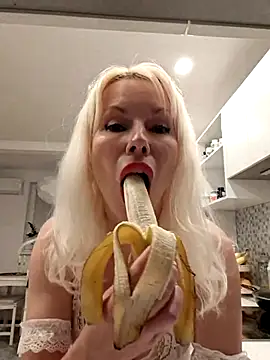 Seks show uživo modela Mazlik27 na kameri
