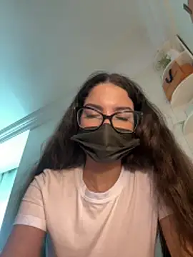 Živá chatovací místnost IRIS-GIRL