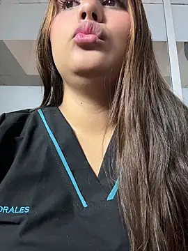 Noa_Harper- Adlı Modelin Canlı Sohbet Odası