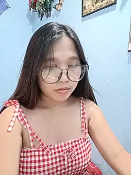 Milkytits4You's Live Chat Room