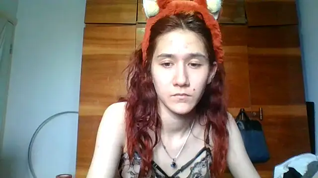 NickiKisinger live-chat rom