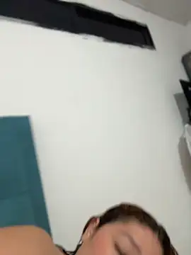 Rouse-Antonella_ Cameră chat live