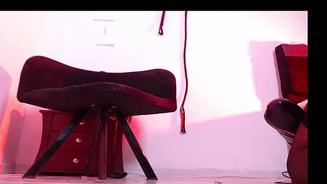 Girl_Bondage – Naživo chatovacia miestnosť
