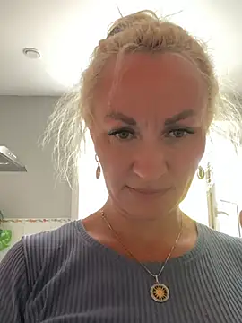 Sala de chat ao vivo de kira_saning