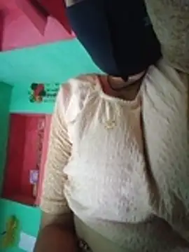 Meena_sakshi Adlı Modelin Canlı Sohbet Odası