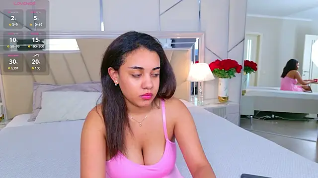 Luna_Cortier's Live Chat Room