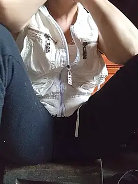Pokój czatu na żywo – lena-cute
