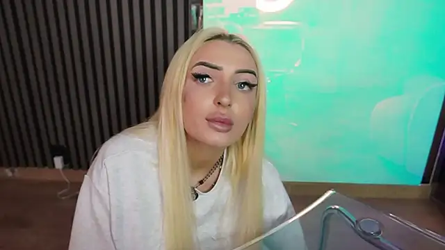 غرفة دردشة MissObsidian المباشرة