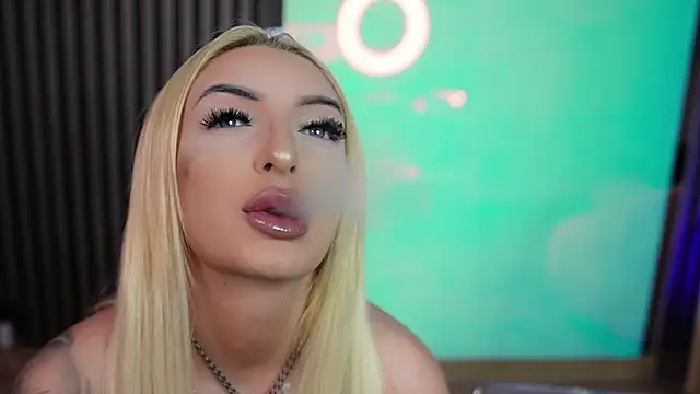 MissObsidian чат на живо